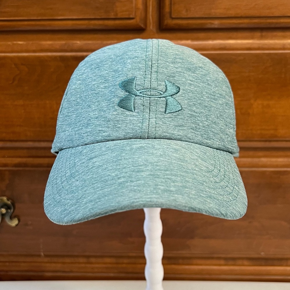 Under Armour Women's UA Free Fit Lightweight Strapback Hat
